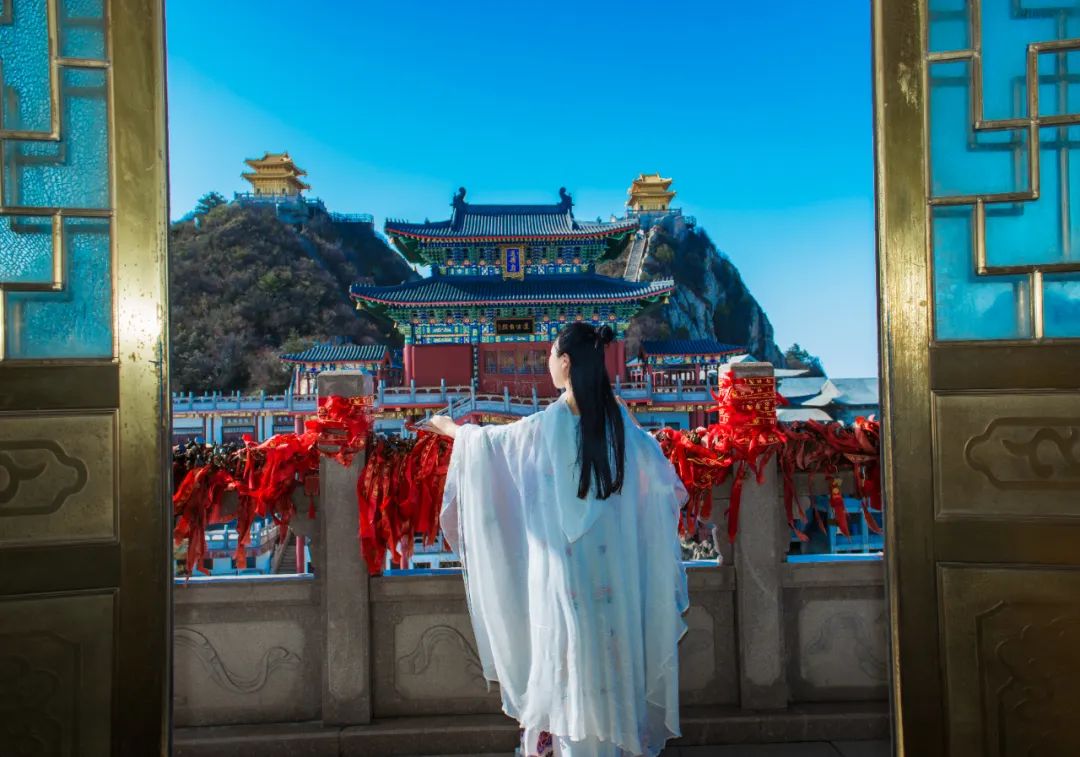 总要来老君山穿一次古装吧，去做一场古时的梦