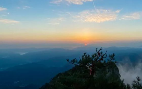 春天到老君山一起爬山吧