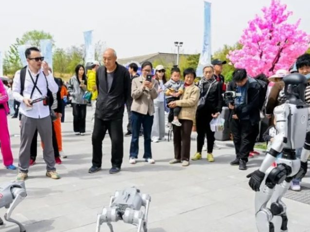 数智赋能文旅新体验！王屋山景区迎来“新员工”→