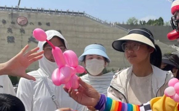 五一假期第三天|云梦山景区盛况直击，穿越时空的狂欢仍在继续！