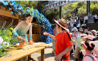 央视聚焦、玩法上新！老君山火出新高度~