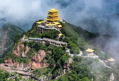 微风拂面，绿荫初现，这个夏天从王屋山开始
