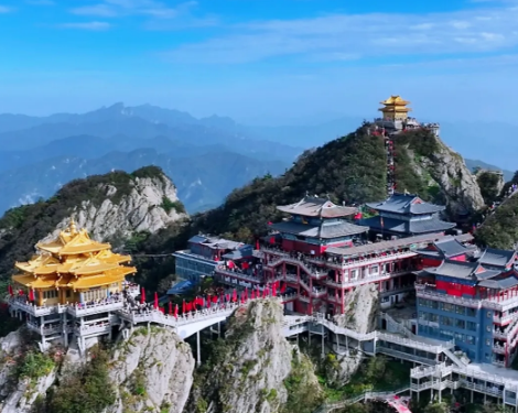 老君山：致2025届高考生：愿你笔下生花，梦圆今夏！