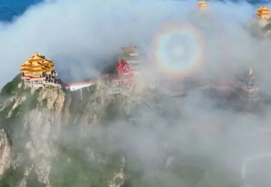 雨落老君山，云深不知处丨雨中的仙境别有一番韵味~