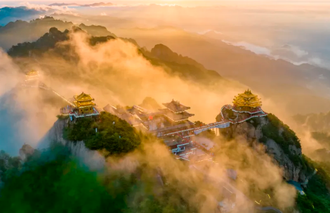 毕业旅行必打卡！老君山：云海仙境中的青春纪念册~