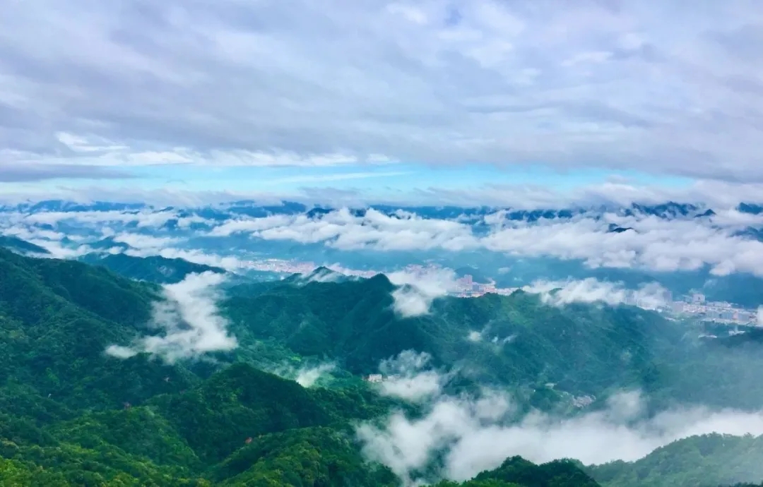 在老君山当一天“闲云野鹤”，年轻人的硬核充电指南