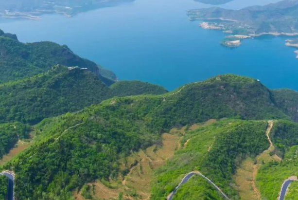 秋色入画，红旗映山 | 荆紫仙山双节畅游正当时