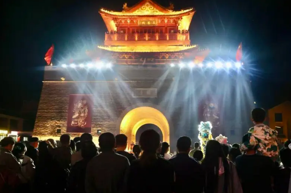 【国庆夜未央 淇县邀君赏】老街穿越梦千年，廊桥红歌快闪燃