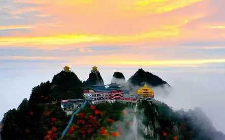 假期尾声| 赴一场云海与红叶的仙山之约~