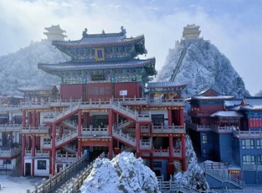 急报！冷空气已抵达老君山，就等初雪来敲门啦~