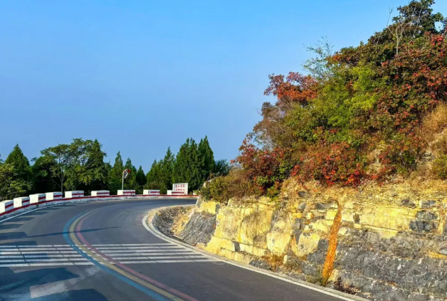 鹤壁云梦山：今日霜降｜人间至此秋色尽，草木摇落露为霜