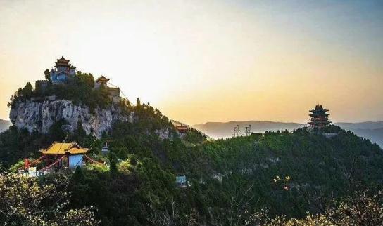 秋日暖阳照珏山，服务暖心伴君游！这些瞬间太治愈～