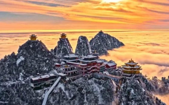 开启十二月，来老君山为2025书写一个完美的结局！