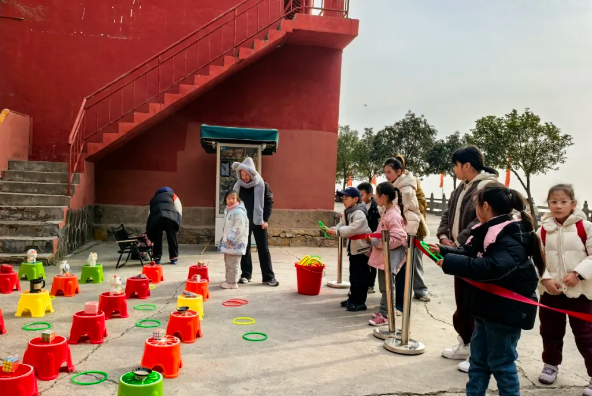 朝阳山福利速看!拍照免费兑好礼~