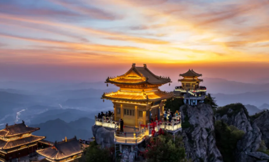 马年迎春开门红!老君山景区夜游火爆出圈,荣登全国夜游景区Top5!