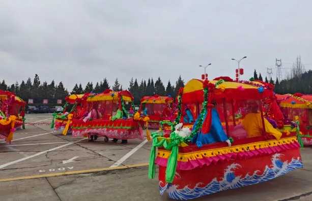 与其在朋友圈看别人过节，不如来九女仙湖亲自感受元宵氛围