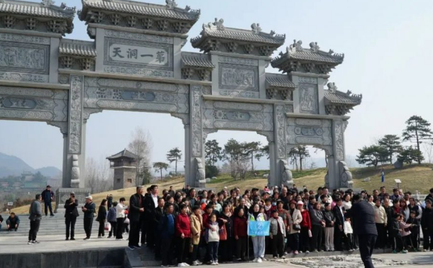 春日活动精彩不断，宠客福利持续升级，王屋山人潮如织成春日打卡胜地！