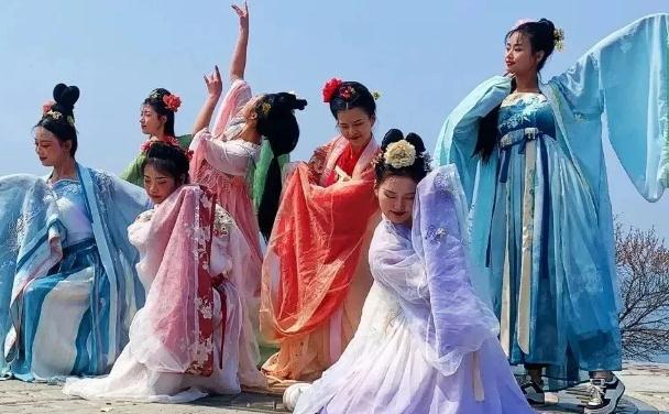 清明小长假｜青少年免票，节目多风景美！冲神农山！