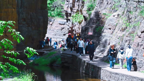 “走遍世界，最棒的还是祖国！”台湾同胞一句话，全网破防！