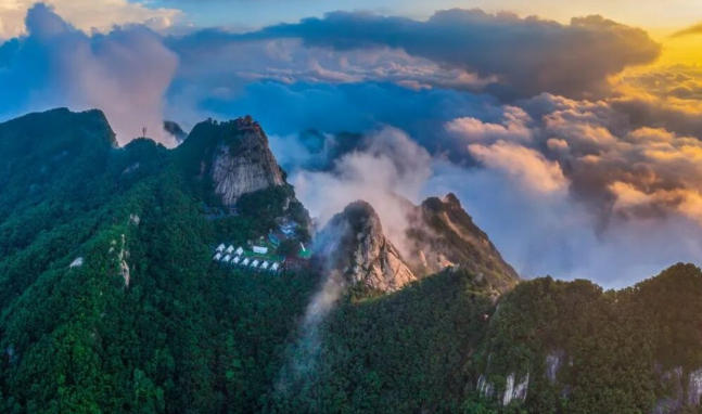 就是今天，在五朵山，把爱意说给天地听