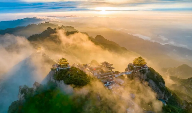 出伏啦!告别40天酷暑,来老君山邂逅云海清风
