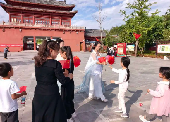 国庆漫步古韵朝歌城!摘星台、朝歌老街、沬水廊桥烟火鼎盛,尽览殷商风华